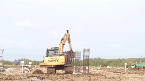 Heavy equipment construction for earthworks Video stock 295359689