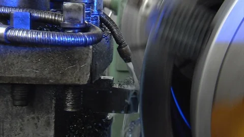 Heavy industry lathe 動画素材 104078718