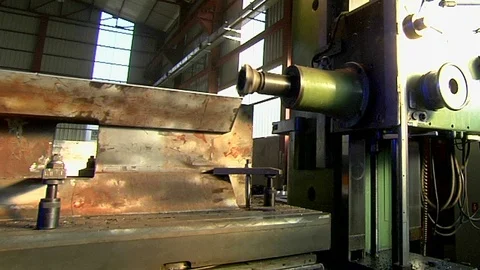 Heavy industry working in lathe workshop 動画素材 107386650