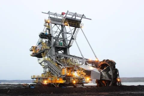 Heavy mining drill machine