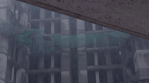 Heavy Monsoon Rain Falling On Under Construction Building In Mumbai Vídeo Stock 345317848
