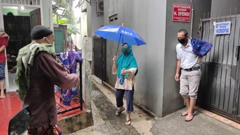 Heavy rain after the Friday Prayer Stock Footage 162532874