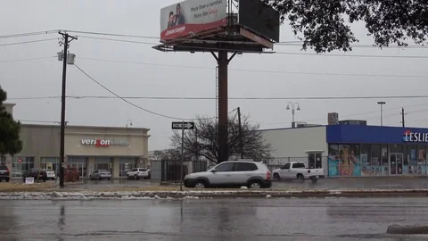 Heavy rain in the city. Video stock 86495053