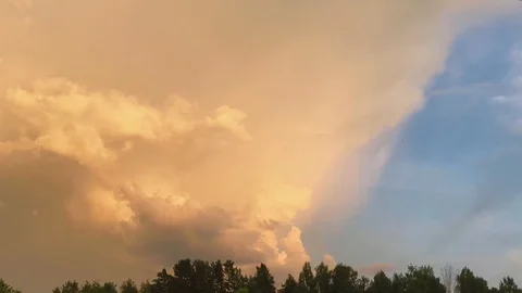 Heavy rain clouds Stock Footage 92732284