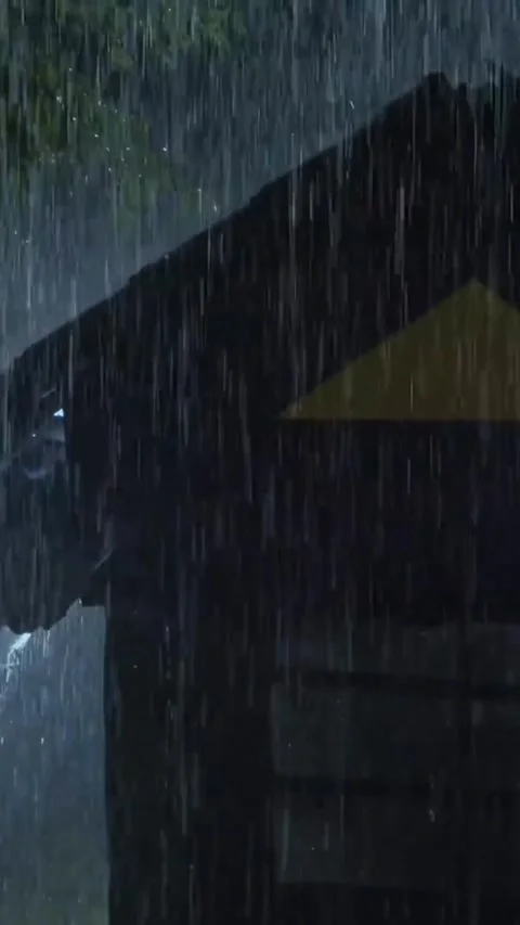 Heavy Rain Falling Video stock 326372591