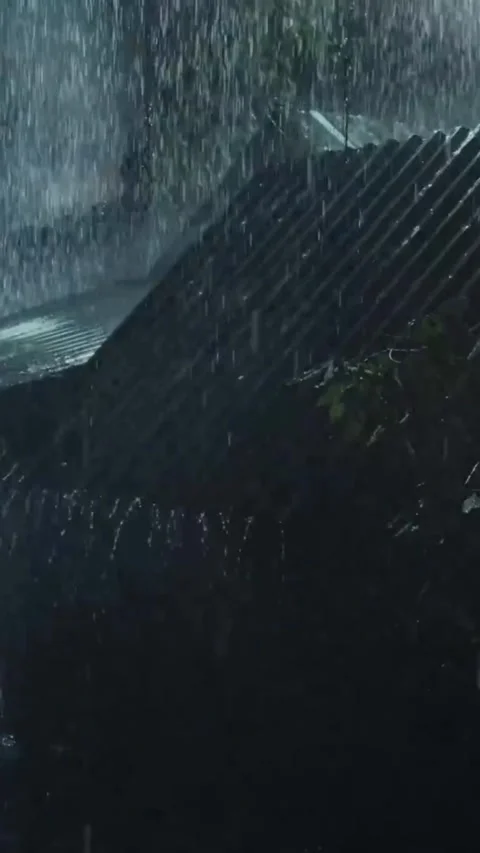 Heavy Rain Falling Video stock 326374505