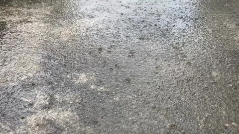 Heavy Rain Falling on Water Surface | Monsoon Rainstorm Video 스톡 동영상 315757939