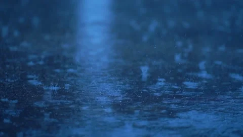 Heavy rain fell on the roads, causing a lot of flooding. Video stock 217362582