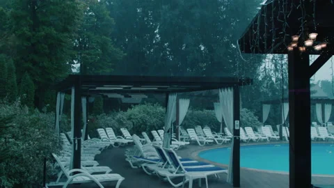 Heavy rain outside in 4K 库存影片 172319626