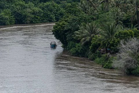 Heavy rain for two consecutive nights in East Sumba has caused a major flood Foto stock