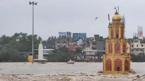 Heavy Rainfall Flood in India, killed six to seven thousand pilgrims. Video stock 202054175
