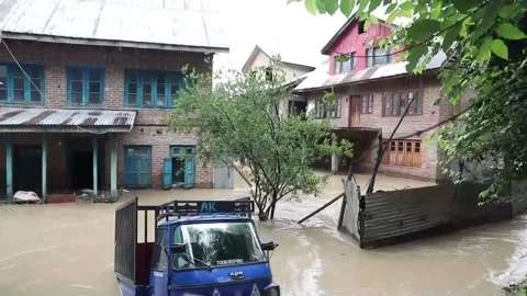 Heavy rains trigger flash floods, lash parts of Indian Kashmir, INDIA, IN - 22 J Video stock 204151027