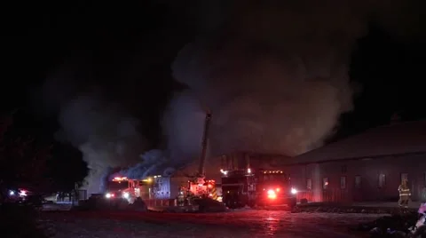 Heavy Smoke at Barn Fire 스톡 동영상 59901915