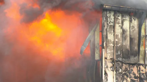 Heavy smoke from a structure fire Stock-Footage 37927795