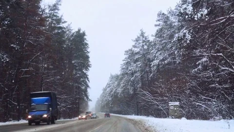 Heavy snow on the road Stock-Footage 71755833