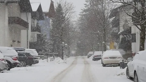 Heavy snowfall in the city Stock Footage 71446960