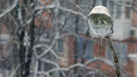 Heavy Snowing Latern 4K Vidéo 92847825