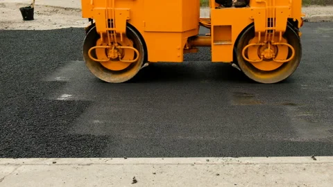 Heavy vibration roller machine equipment at asphalt pavement press works. 스톡 동영상 89156246
