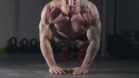 Heavy workout in the gym Video stock 76541426