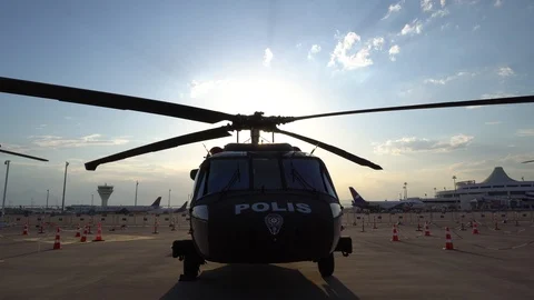 A Helicopter At The Airport Vidéo 90525643