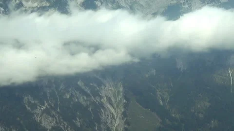 Helicopter in the Alps, cloudy, Austria 스톡 동영상 167121374