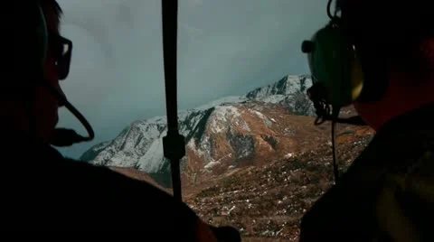 Helicopter banking right 動画素材 10868476