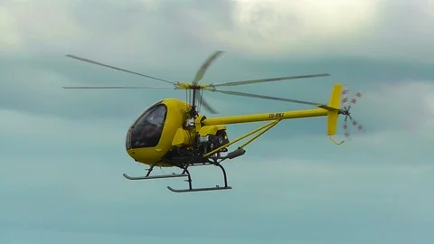 Helicopter does 180 degree turn then flies backwards Stockbeeldmateriaal 86747637