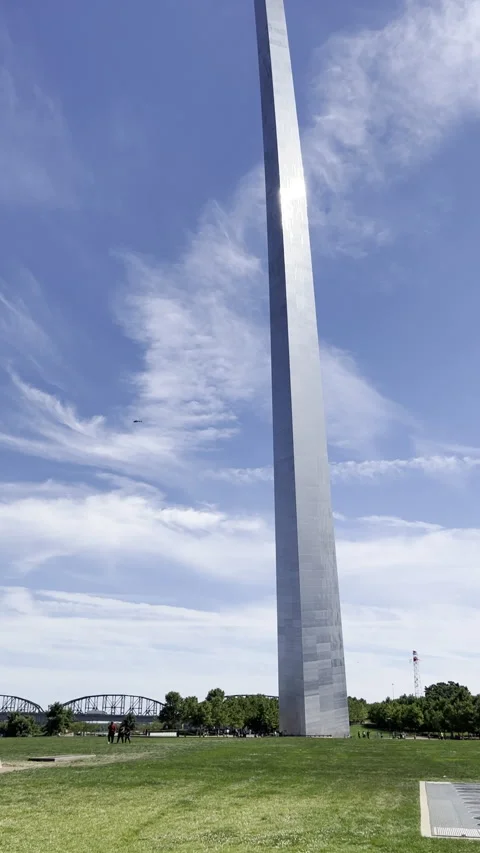A helicopter files behind the St. Louis Arc. Stock Footage 278932152
