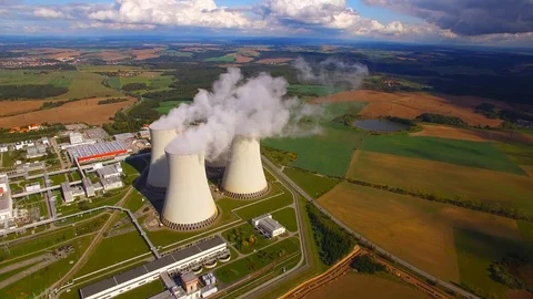 Helicopter flight around to nuclear power plant. Video stock 116986100