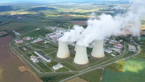 Helicopter flight around to nuclear power plant. 스톡 동영상 116987189