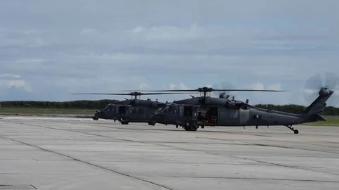 Helicopter Flying Off Stockbeeldmateriaal 82106331