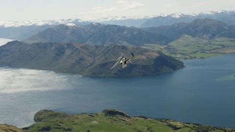 Helicopter Flying Over Wanaka Vídeos de archivo 86510045