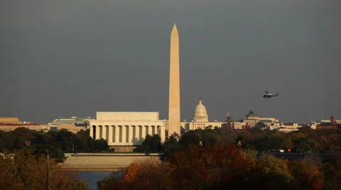 Helicopter Flying Over Washington D.C. Skyline At Dusk Vídeo Stock 956972