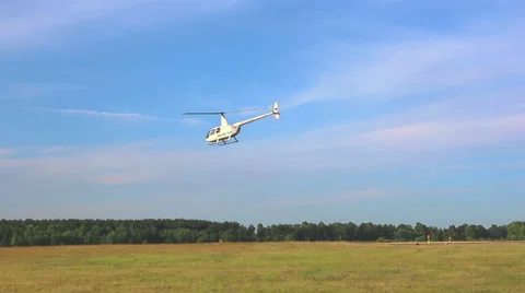 Helicopter landed in a field 動画素材 61514979
