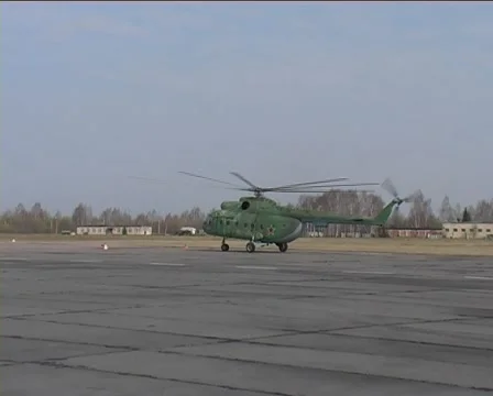 Helicopter lifts Stockbeeldmateriaal 1013021