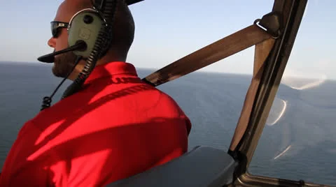 Helicopter Pilot Flying Vídeos de archivo 27138240