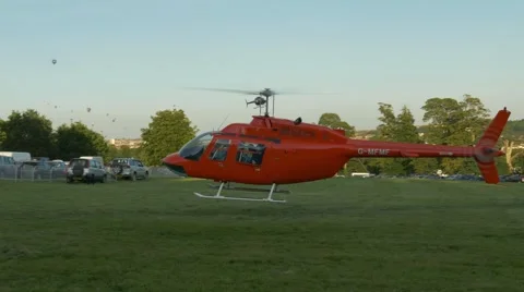Helicopter taking off and landing Vídeo Stock 54057310