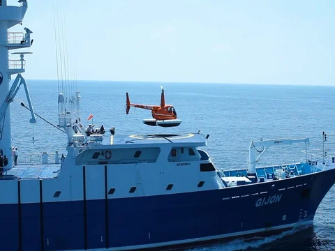 Helicopter Taking of a Ship 動画素材 81493424