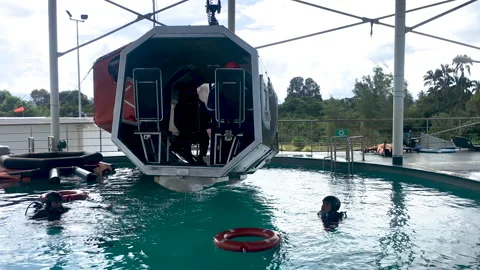 Helicopter Underwater Emergency Training. Video stock 143951201