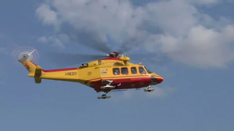 Helicopter yellow rise e Stock Footage 3236080