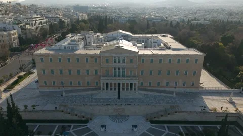 Hellenic Parliament in Athens Greece on a Spring Morning Vídeo Stock 342587725