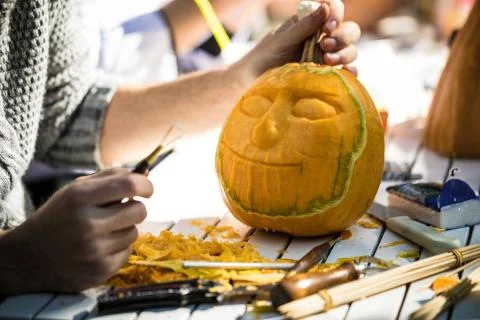 Helloween pumpkin carving Foto stock
