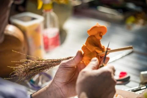 Helloween pumpkin carving Stock-Fotos