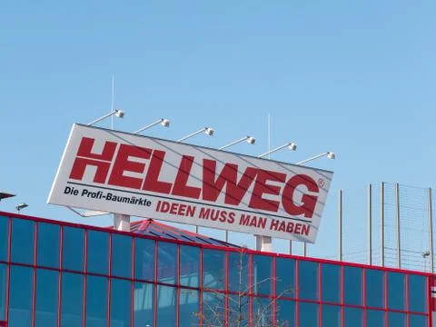 Hellweg Logo At A DIY Store In Berlin, Germany Stock-Fotos