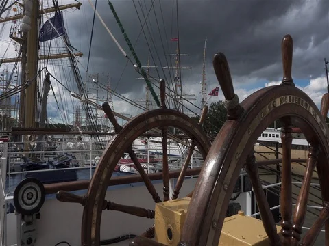 Helm of the sailing vessel, 4K 스톡 동영상 77918427