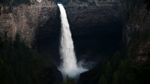 Helmcken Falls close up Video stock 95516648