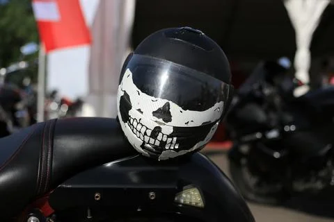 A helmet with a skull pattern Stockfoto's