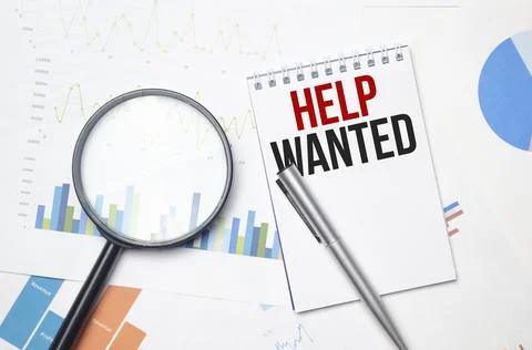 Help Wanted Internet Application, Computer Keyboard with a yellow blank stick Foto stock