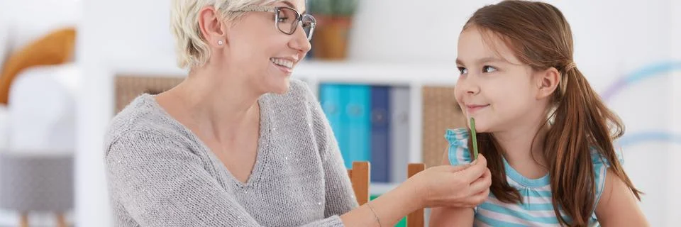 Helping with articulation problems 스톡 사진