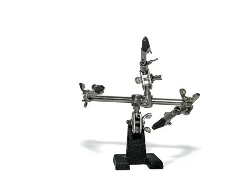 Helping hand, third hand or auxiliary clip tool, platinum holder Foto stock